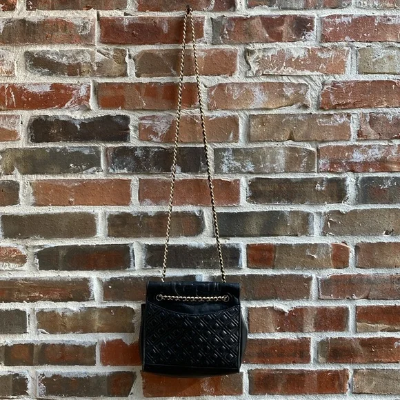 TORY BURCH Savannah Convertible Shoulder Bag - Black with Gold Chain - Picture 11 of 16